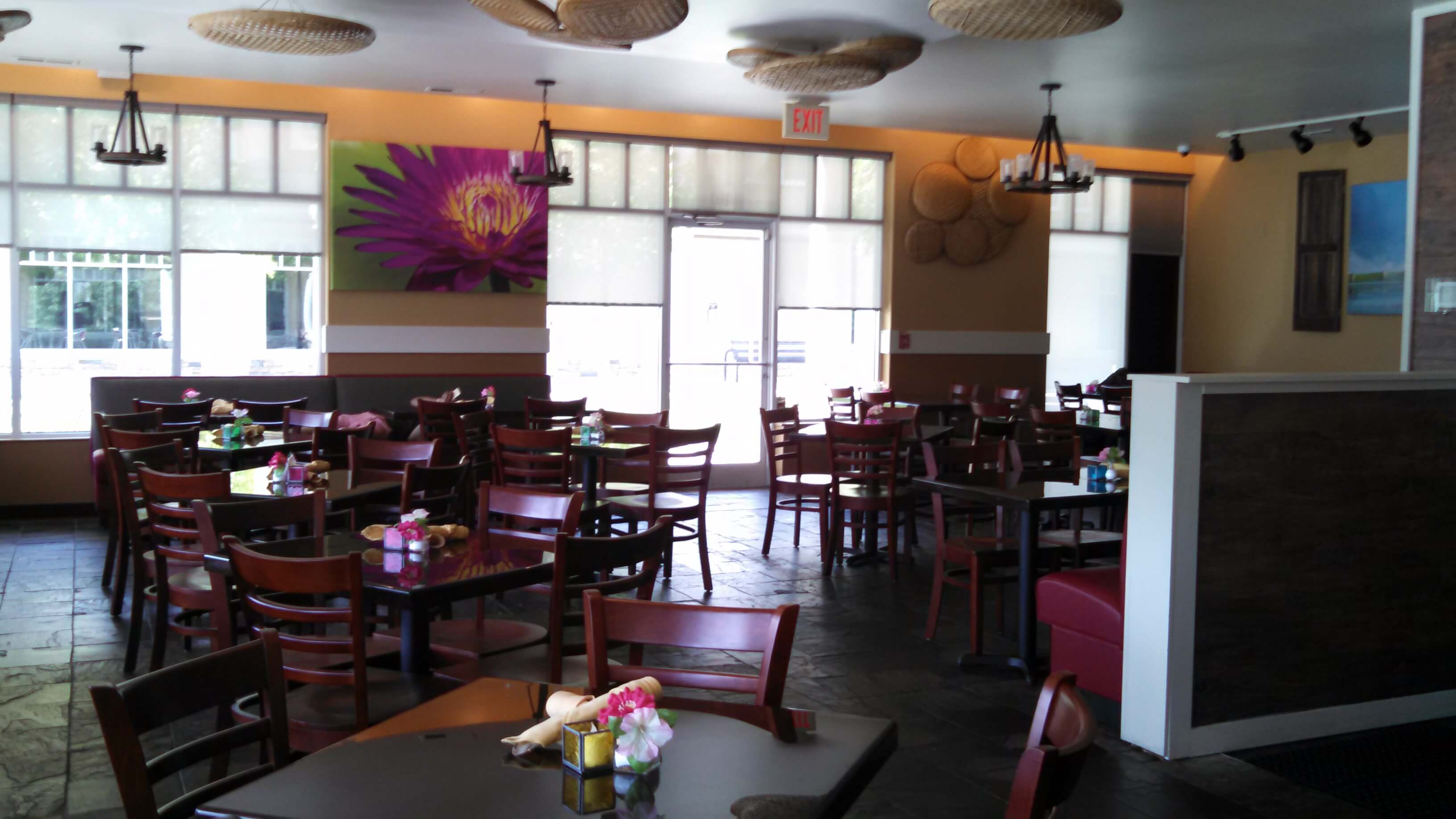 Dining room at Bua Thai in Durham