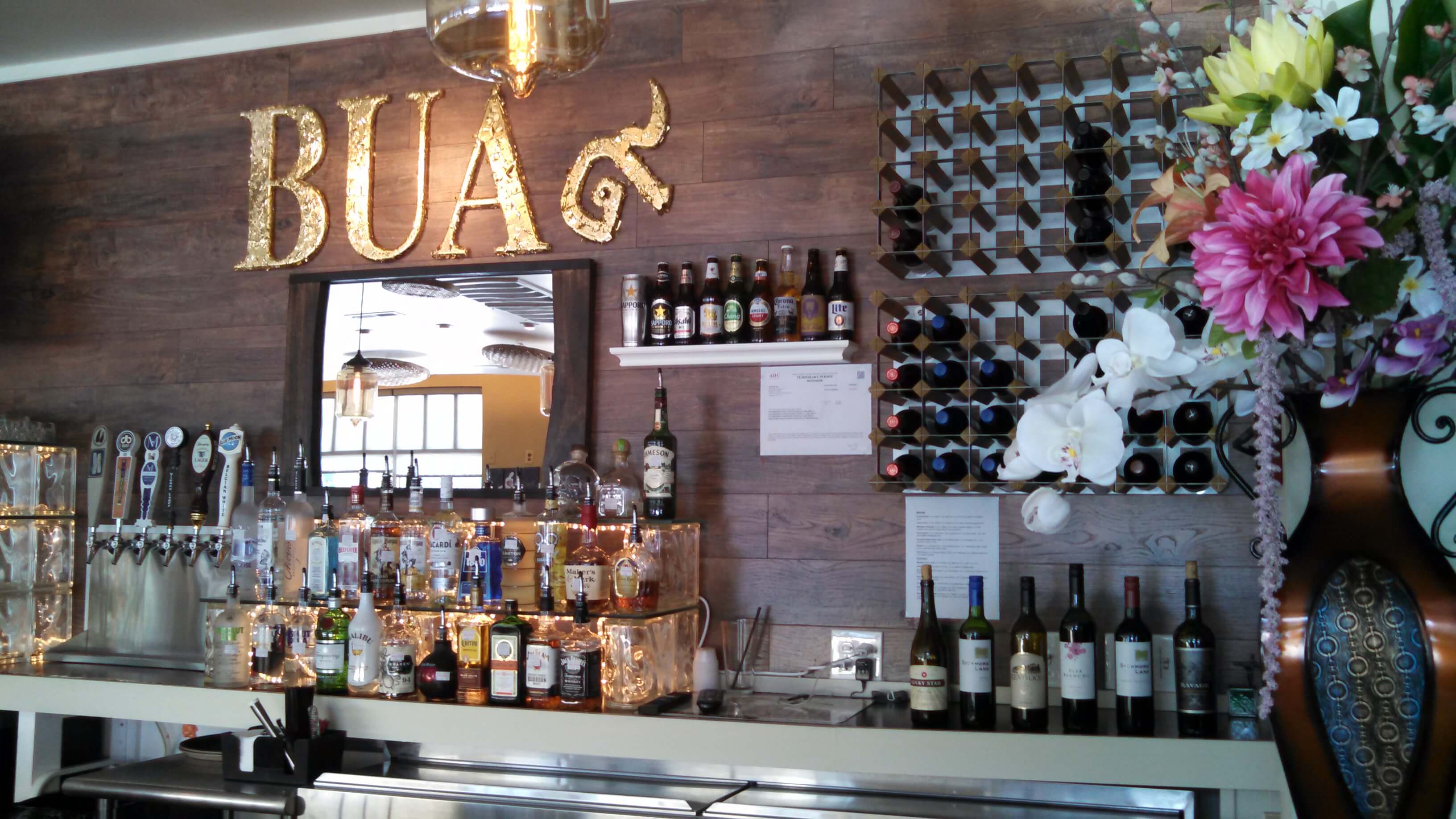 Bar area at Bua Thai